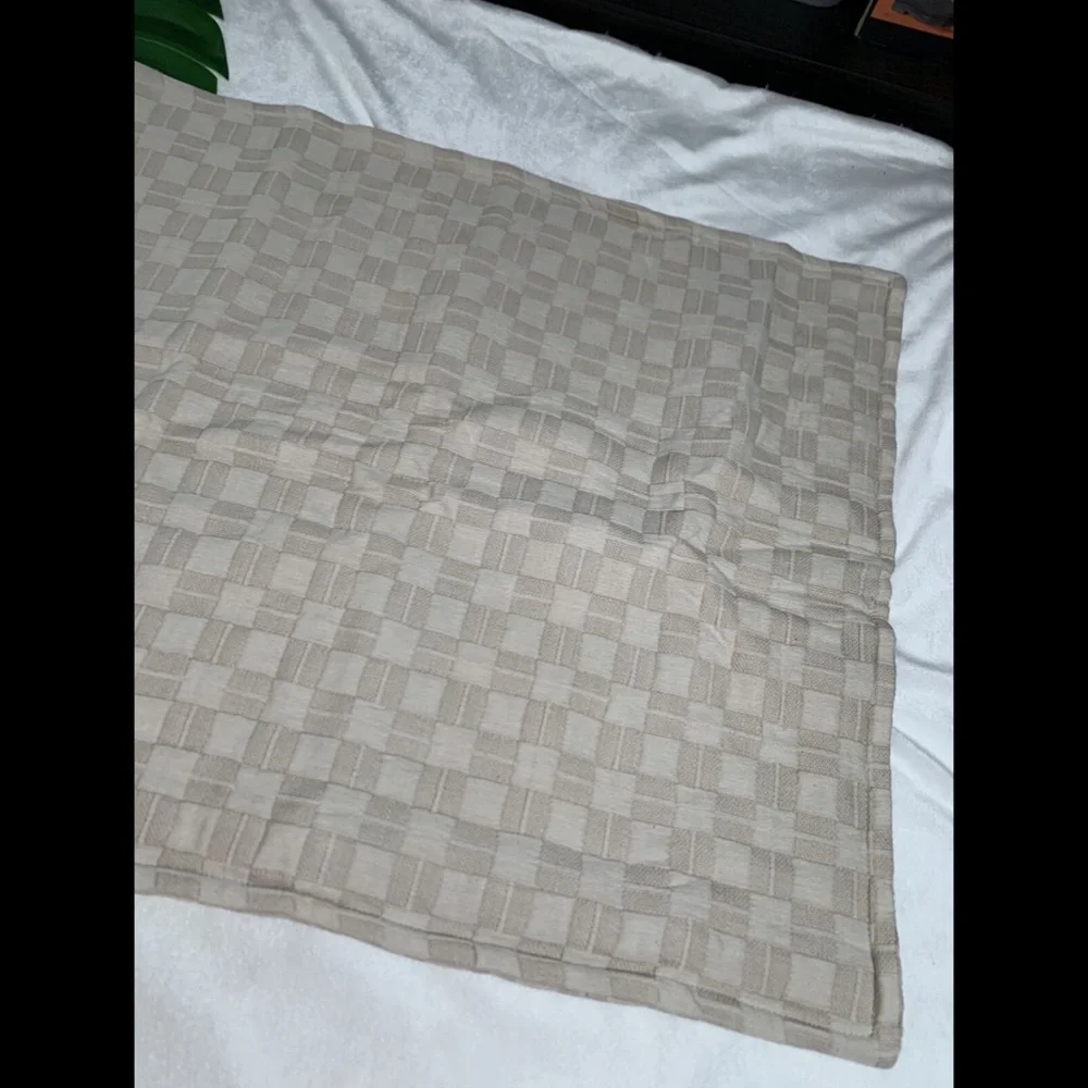 NIB Hotel Collection Diamond Embroidered (1) Standard Pillow Sham Case‎ #257